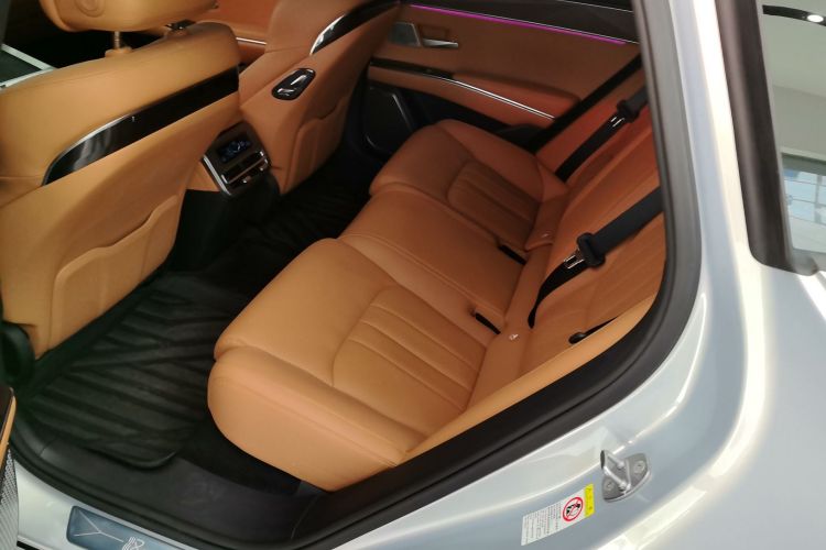 BYD HanL 2025 صورة سيارة #17