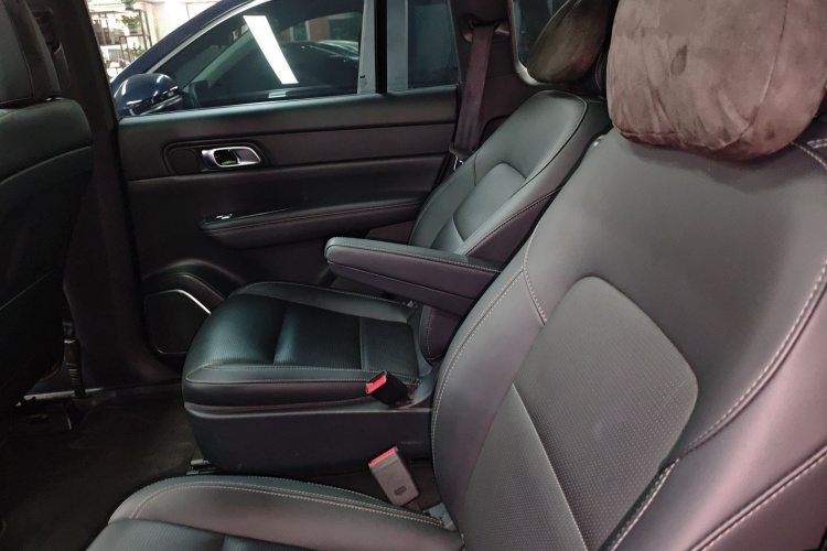 Li One 2021 صورة سيارة #17