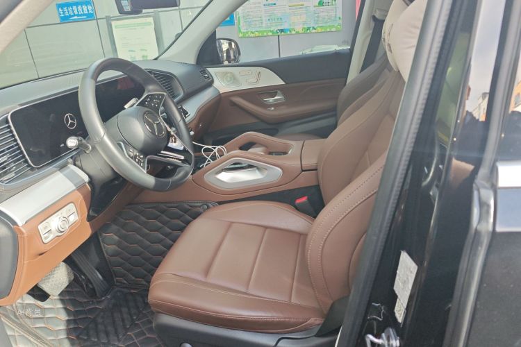 Mercedes-Benz GLE Class 2023 car image #17