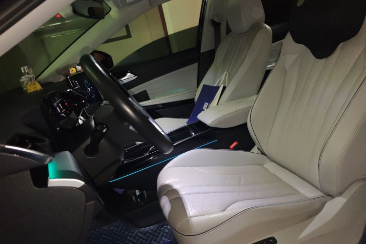 Volkswagen ID.6 X 2022 immagine di auto #17