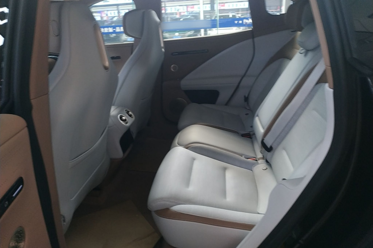 阿维塔 阿维塔07 2025 汽车图片 #17