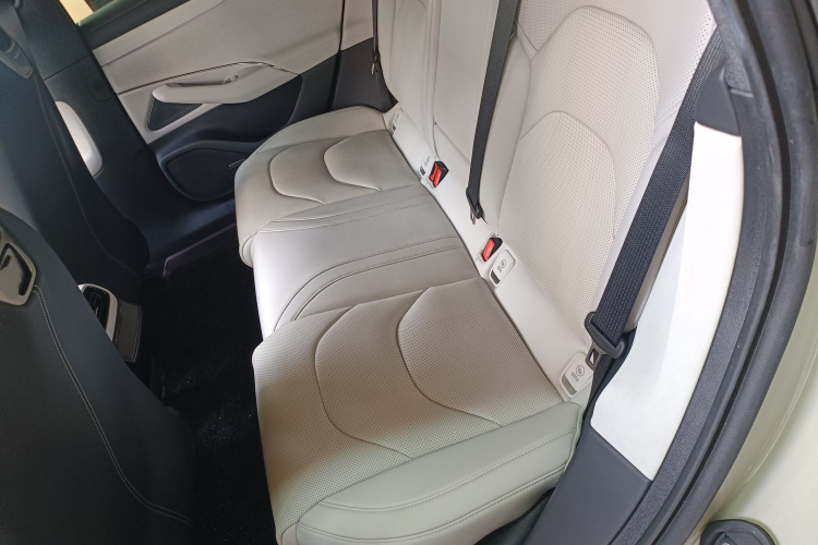 MI SU7 2024 car image #17