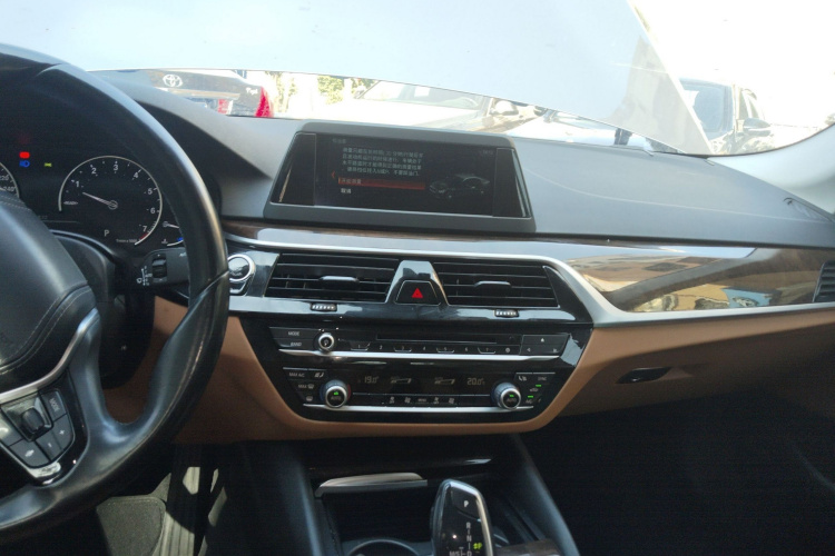 BMW 5 Series 2017 car image #17