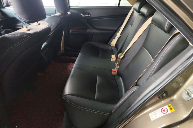 Toyota Reiz 2013 immagine di auto #17