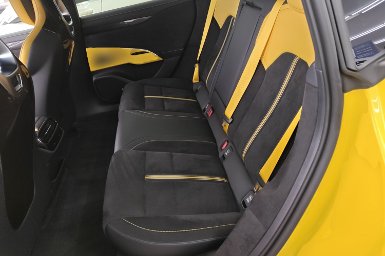 小米汽车 小米SU7 Ultra 2025 汽车图片 #17