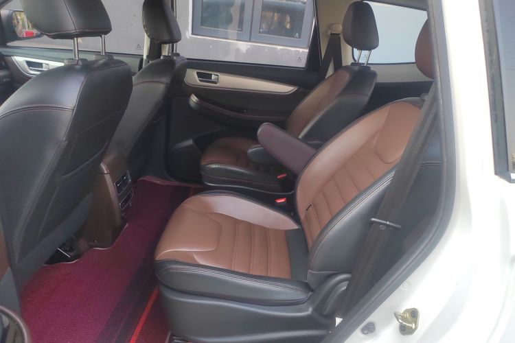 Forthing JOYEAR X6 2018 #17 Forthing JOYEAR X6 2018 car image #17