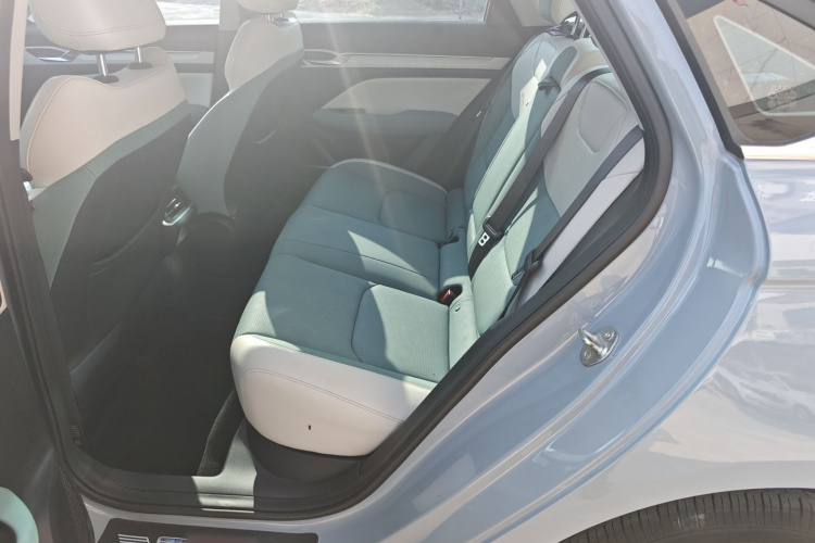 GEELY Emgrand L HiP 2023 car image #17