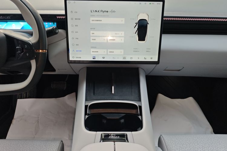 Lynk & Co 2024 car image #17