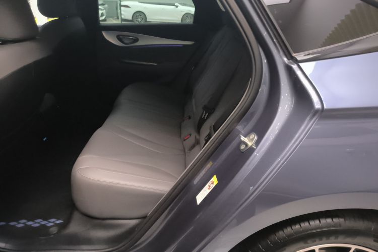 BYD Seal 07 DM-i 2025 car image #17