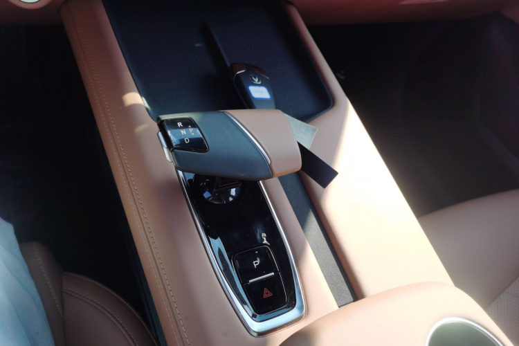 Changan UNI-Z PHEV 2025 car image #17