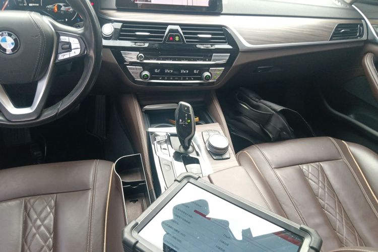 BMW 5 Series New Energy 2019 car image #17