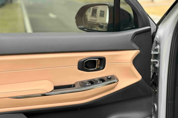 NIO ES8 2020 car image #17