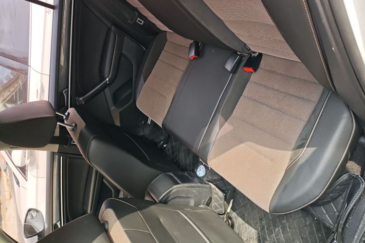 Volkswagen C-Trek 2018 immagine di auto #17