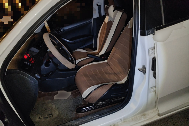 Santana 2016 car image #17