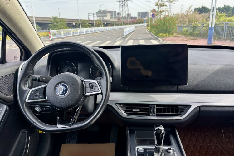 BYD Tang 2019 car image #17