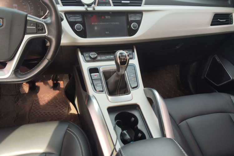 GEELY Boyue 2018 car image #17