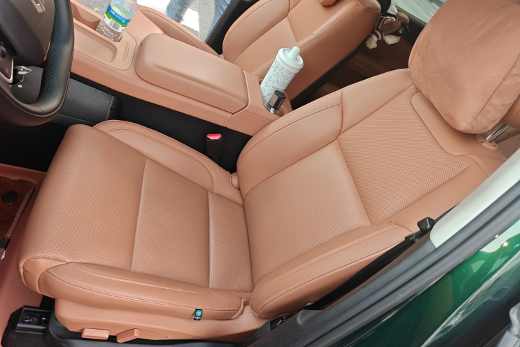 零跑汽车 零跑C10 2024 汽车图片 #17