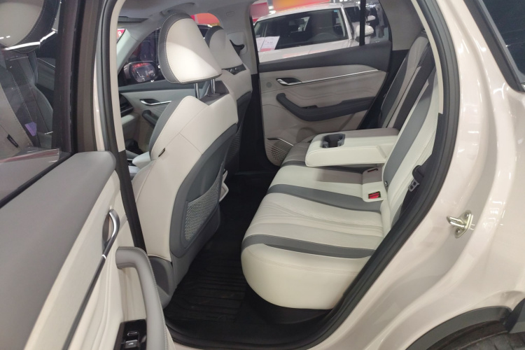 GEELY 2024 image de voiture #17