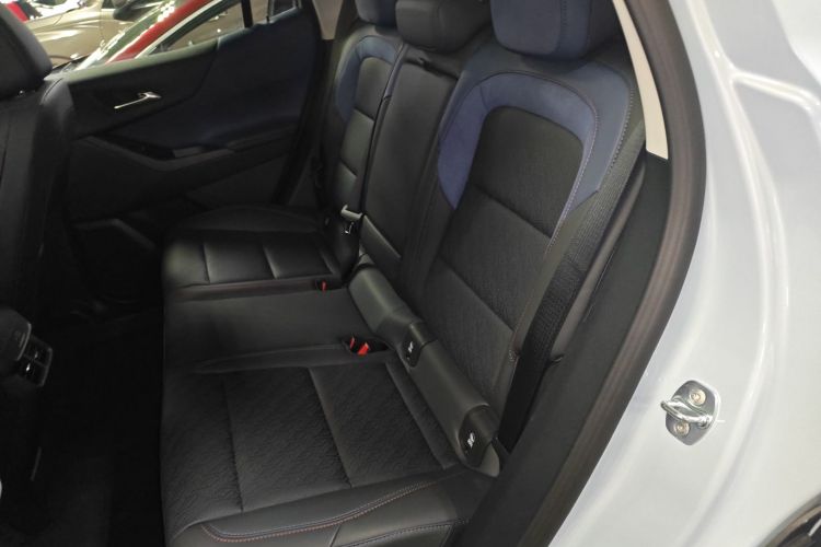 Chevrolet Equinox Plus 2025 #17 Chevrolet Equinox Plus 2025 car image #17