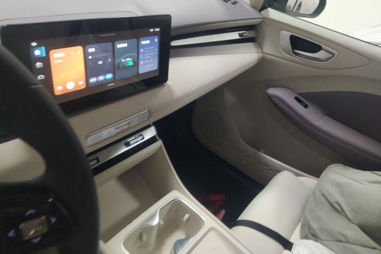 MG 4 EV 2025 car image #17