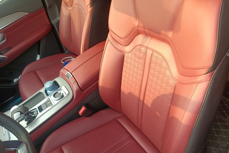X70 PLUS 2025 #17 X70 PLUS 2025 car image #17