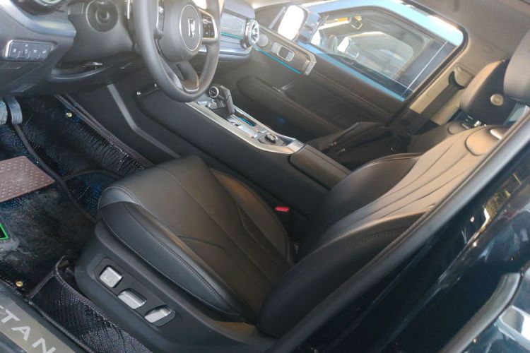 Tank 400 New Energy 2025 immagine di auto #17