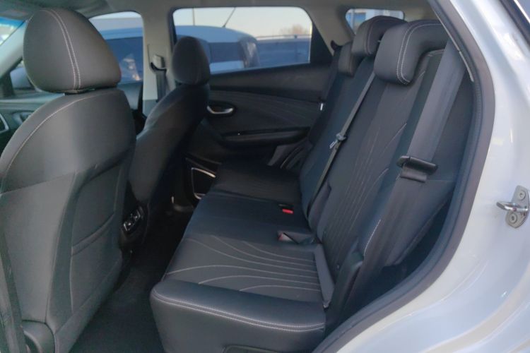 X70M 2022 car image #17