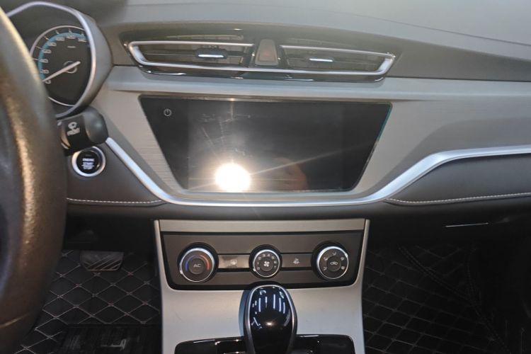 GEELY Emgrand 2022 car image #17