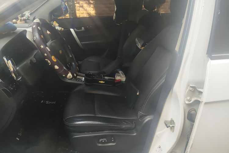 Chevrolet Captiva 2016 car image #17
