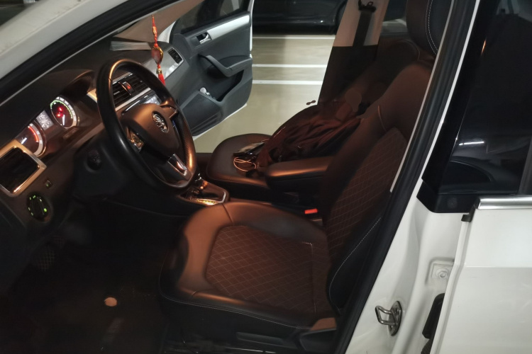 Skoda Rapid 2020 #17 Skoda Rapid 2020 imagen de coche #17