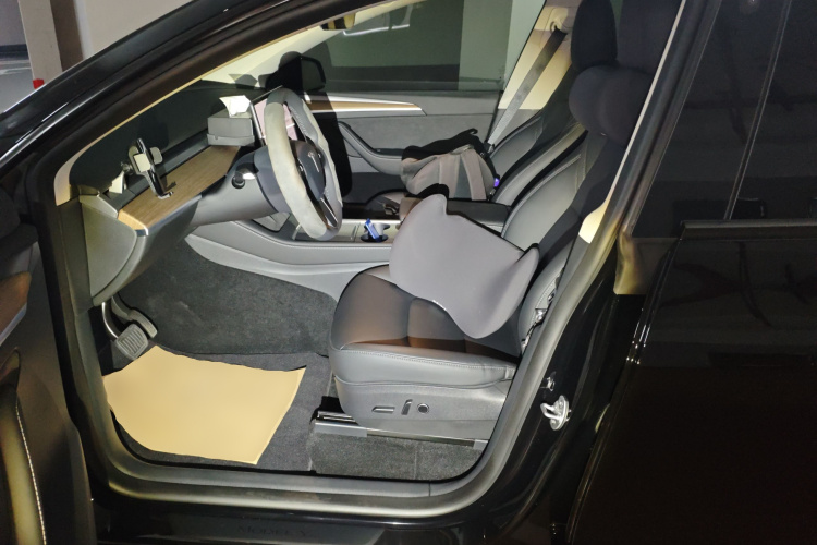 Tesla Model Y 2022 #17 Tesla Model Y 2022 car image #17