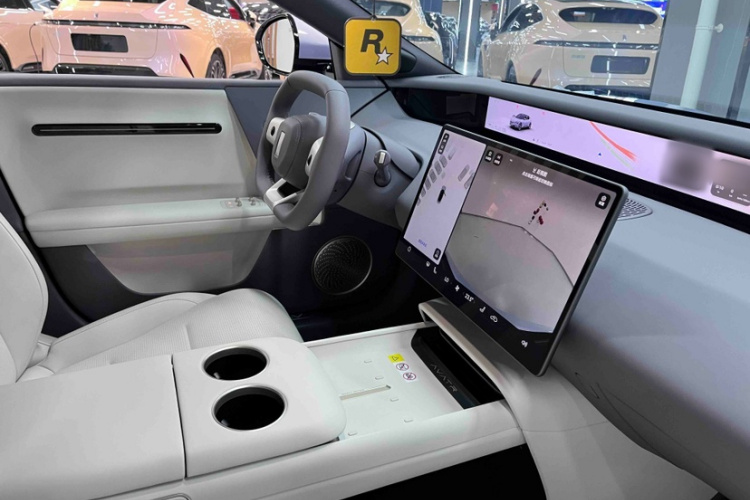 阿维塔 阿维塔06 2025 汽车图片 #17