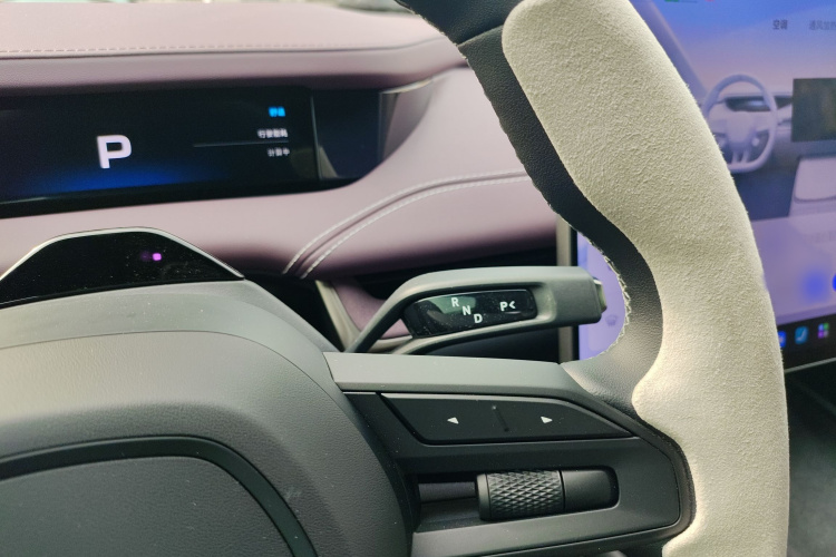 MI SU7 2025 car image #17