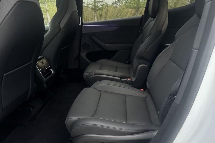 特斯拉 Model Y L 2025 汽车图片 #17