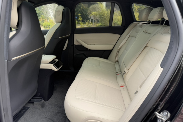 NIO ES6 2024 image de voiture #17