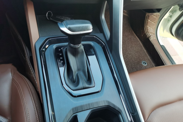 GEELY Vision X6 2022 car image #17