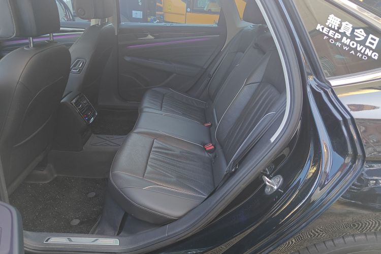 Volkswagen Passat 2022 car image #17