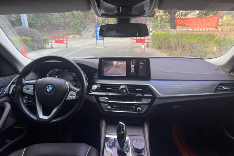 BMW 5 Series New Energy 2020 car image #17