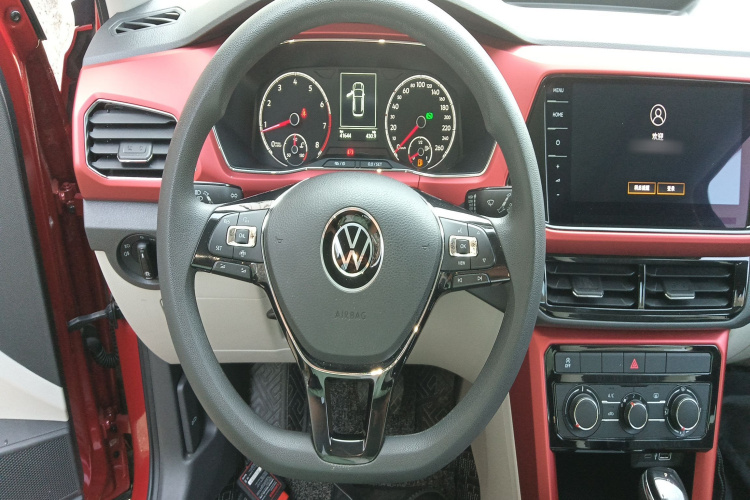 Volkswagen T-Cross 2020 #17 Volkswagen T-Cross 2020 car image #17