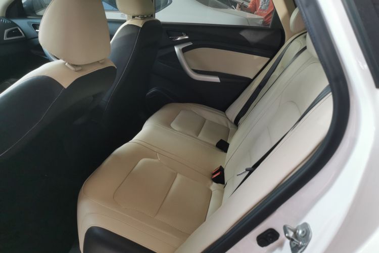 长安 悦翔V7 2015 汽车图片 #17