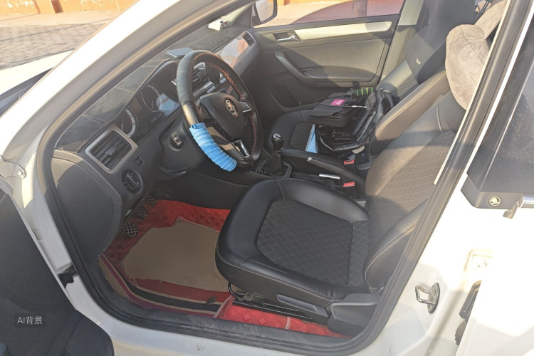 Skoda Rapid 2018 car image #17