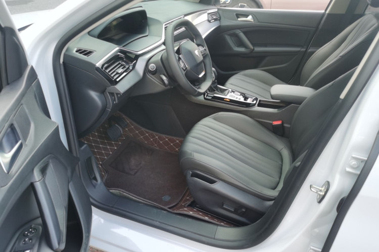 Peugeot 408 2025 car image #17