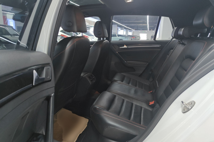 Volkswagen GolfGTI 2016 car image #17