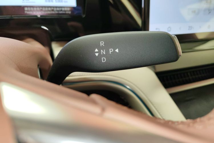 BYD Xia 2024 صورة سيارة #17