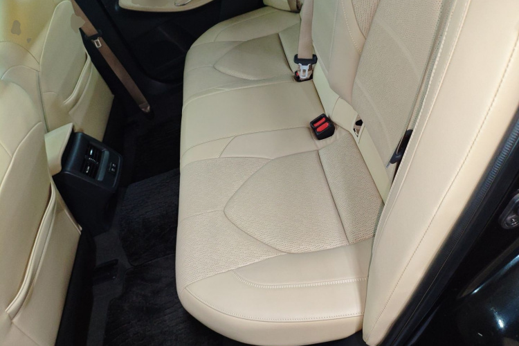 Toyota Avalon 2019 car image #17