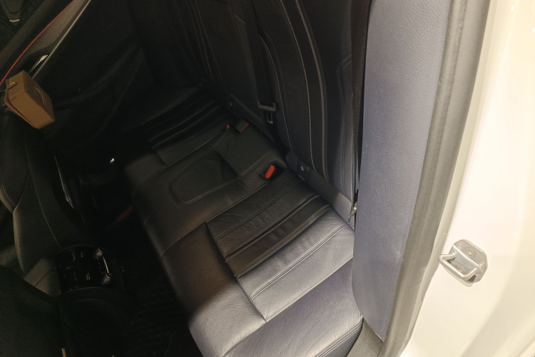 BMW 5 Series (Imported) 2019 #17 BMW 5 Series (Imported) 2019 car image #17