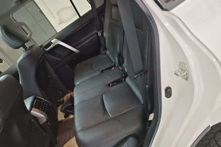 Toyota Land Cruiser Prado 2017 car image #17