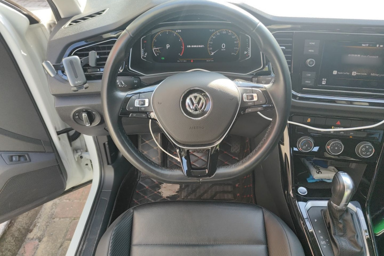 T-Roc 2019 car image #17