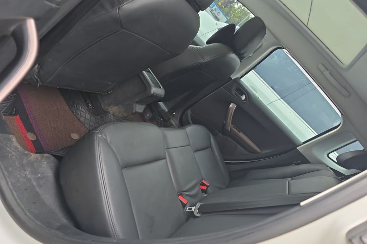 Peugeot 2008 2016 immagine di auto #17