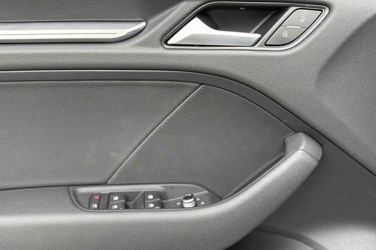 Audi A3 2018 car image #17